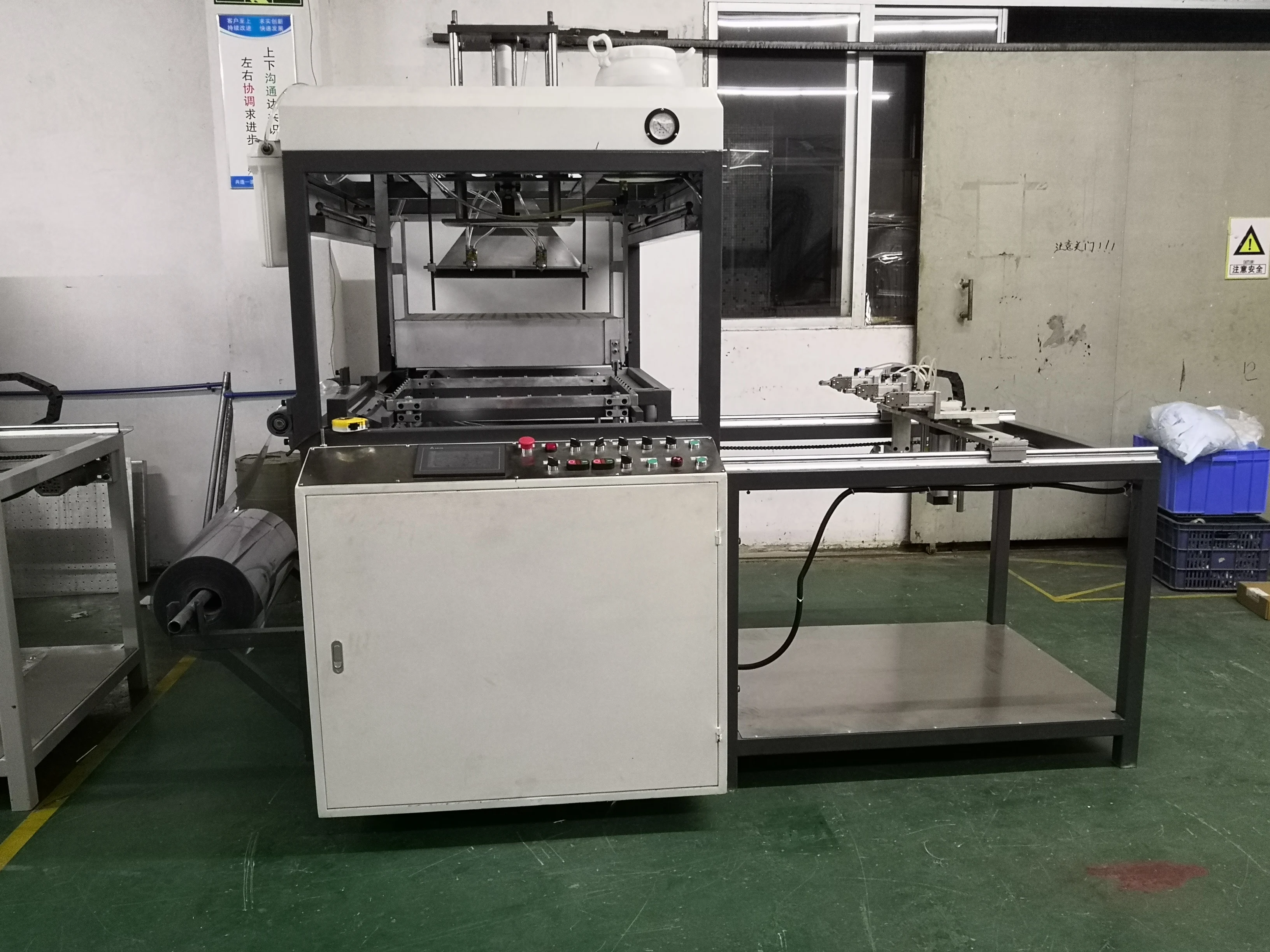 Small Mini Plastic Automatic Thermo Vacuum Forming Machine