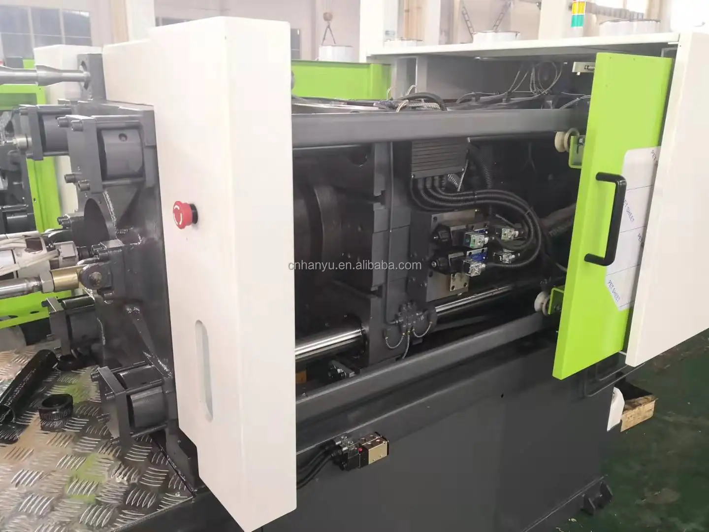 water pet preform injection (220ton)