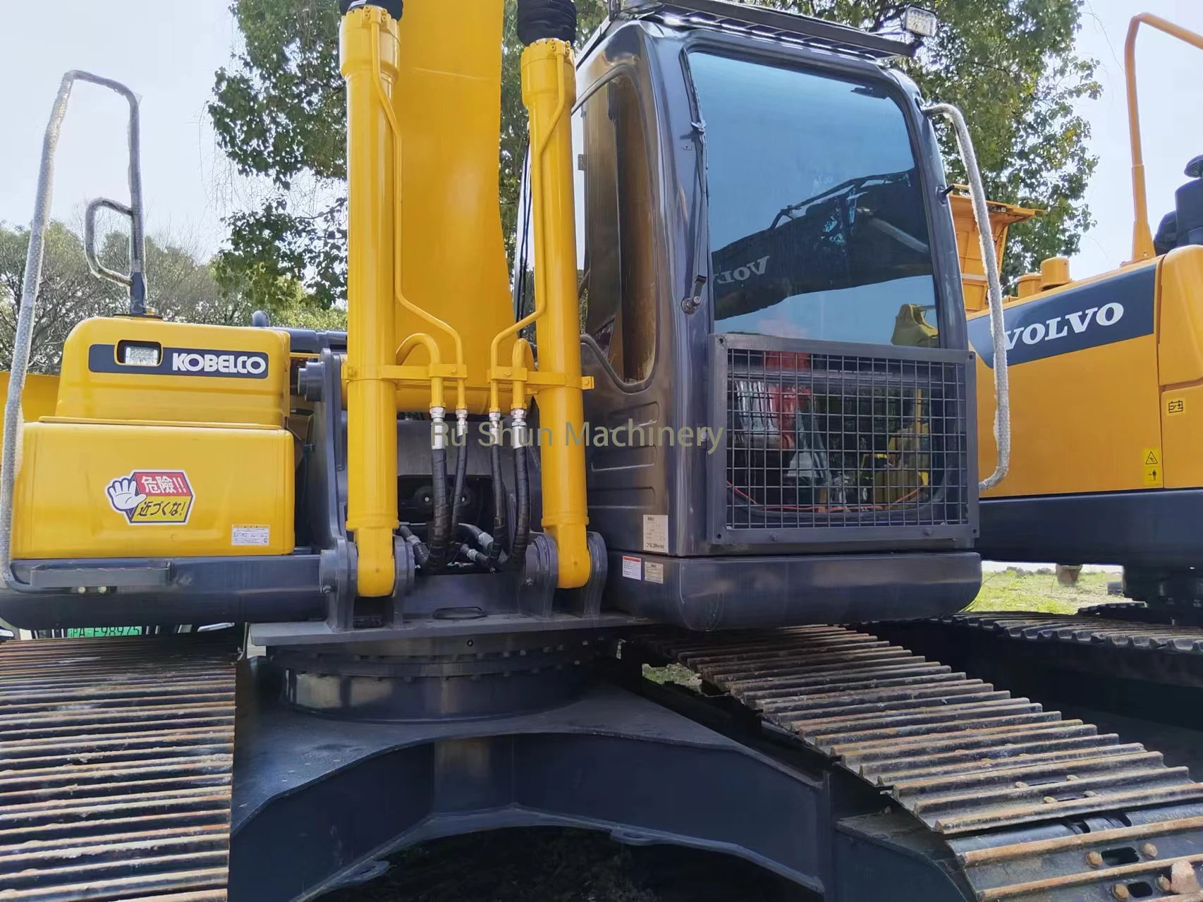 KOBELCO SK200-8 high quality Second Hand hydraulic excavator Used excavator For Sale