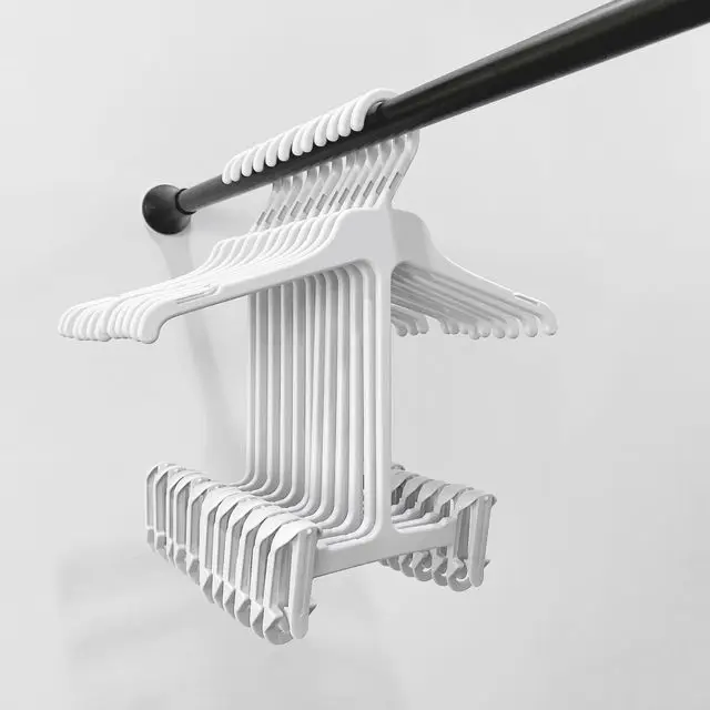 Wholesale multifunctional plastic hangers non-slip environmental protection durable display plastic hangers supermarket