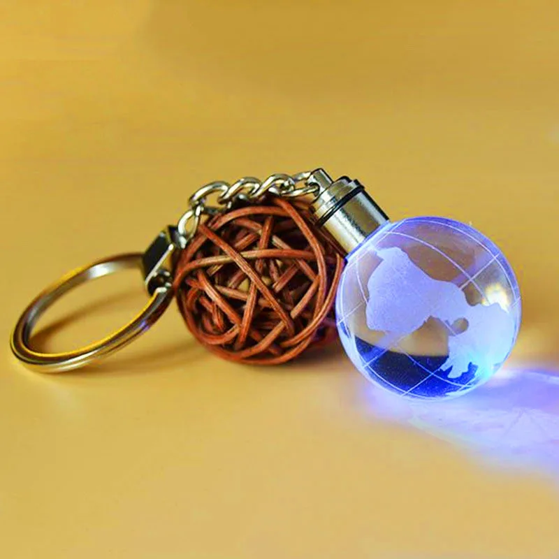 Оптовая продажа, брелок с кристаллами, светодиодное освещение, кристаллическое стекло, футбольный баскетбольный брелок для сувенирного подарка и продвижения