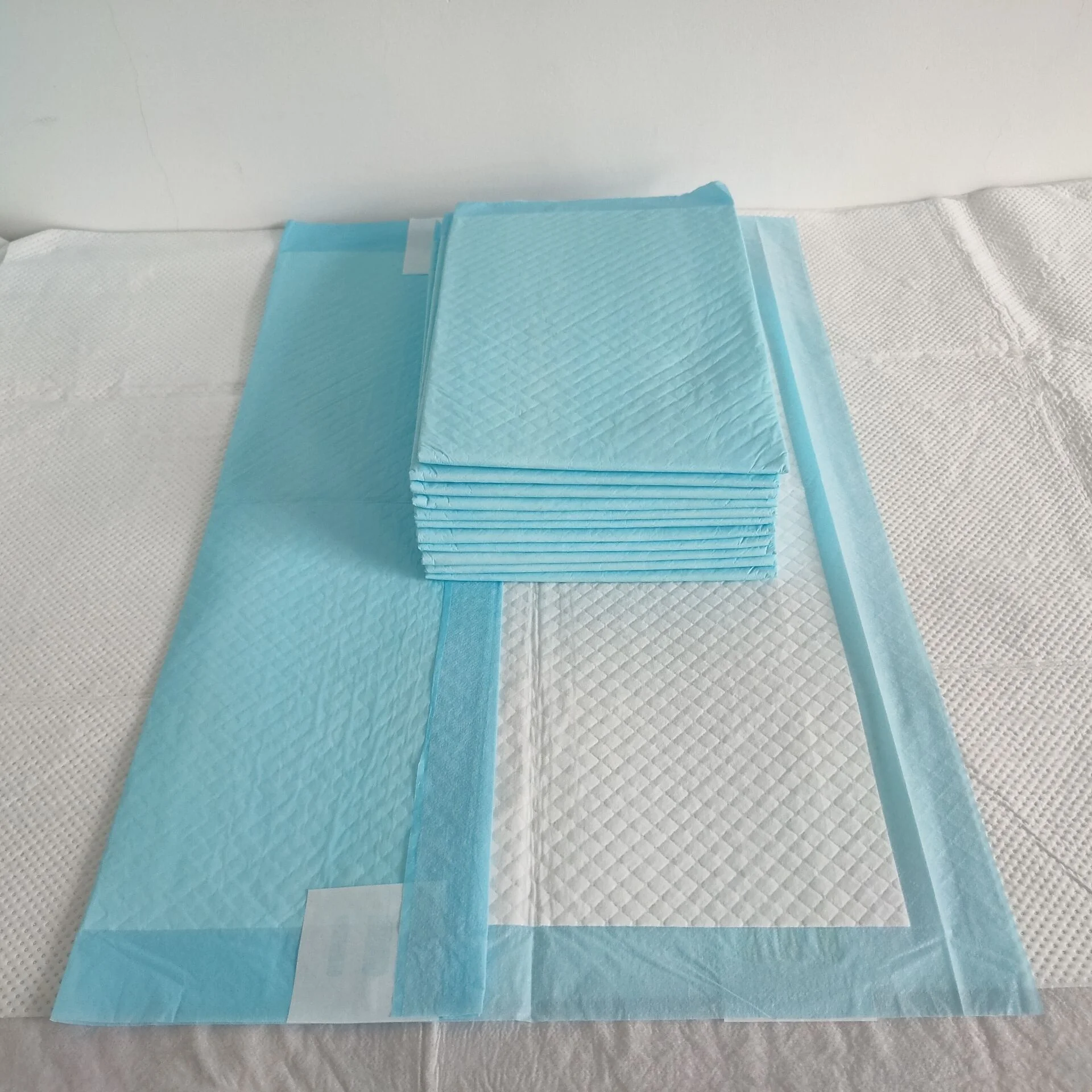 Family women during pregnancy use water absorbing suitable for urinary incontinence washable waterproof mattress