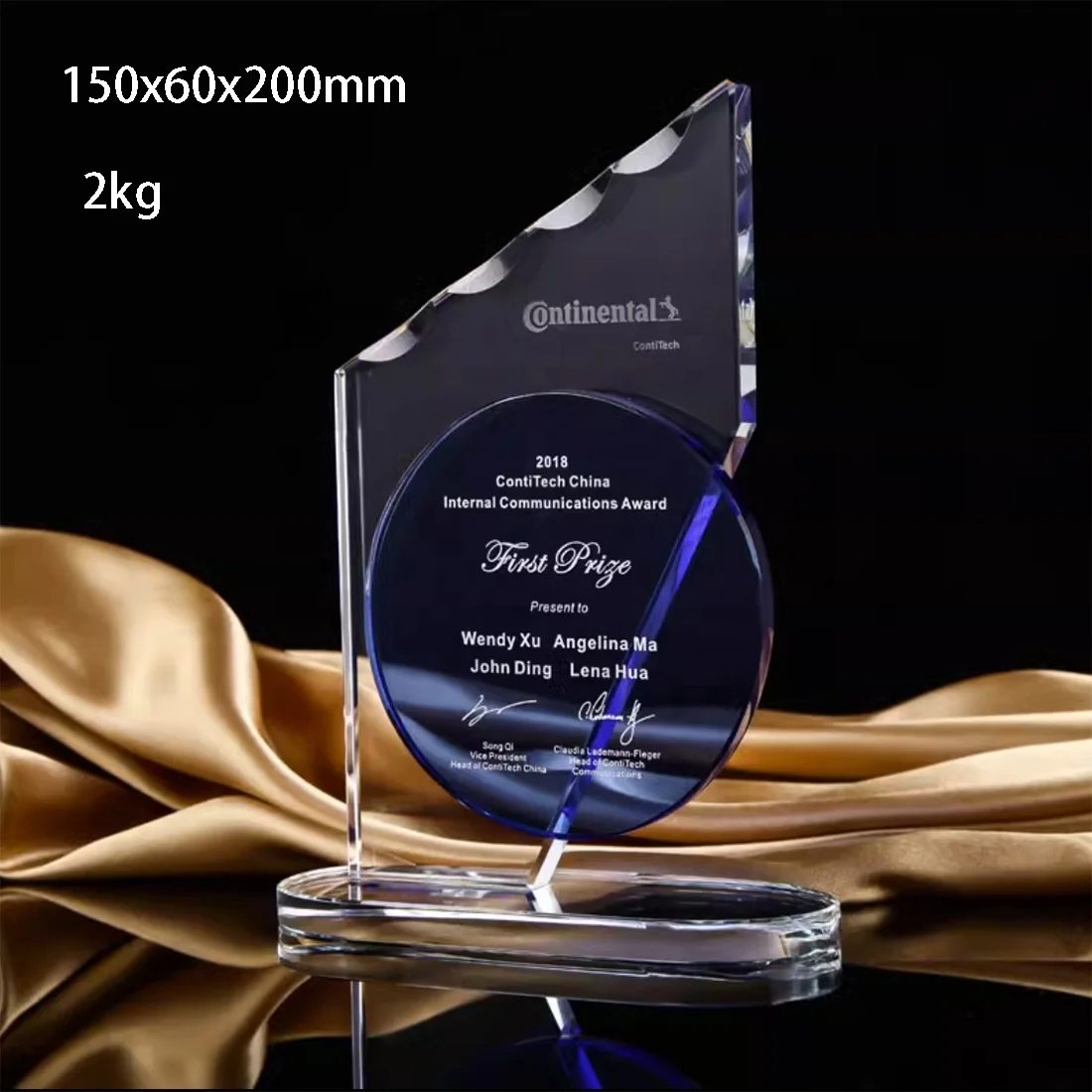 Wholesale golf Clear Crystal Blue Glass Trophi Plaque Trophy Handmade Love Souvenir Award in Cup Shape Engraved Gift