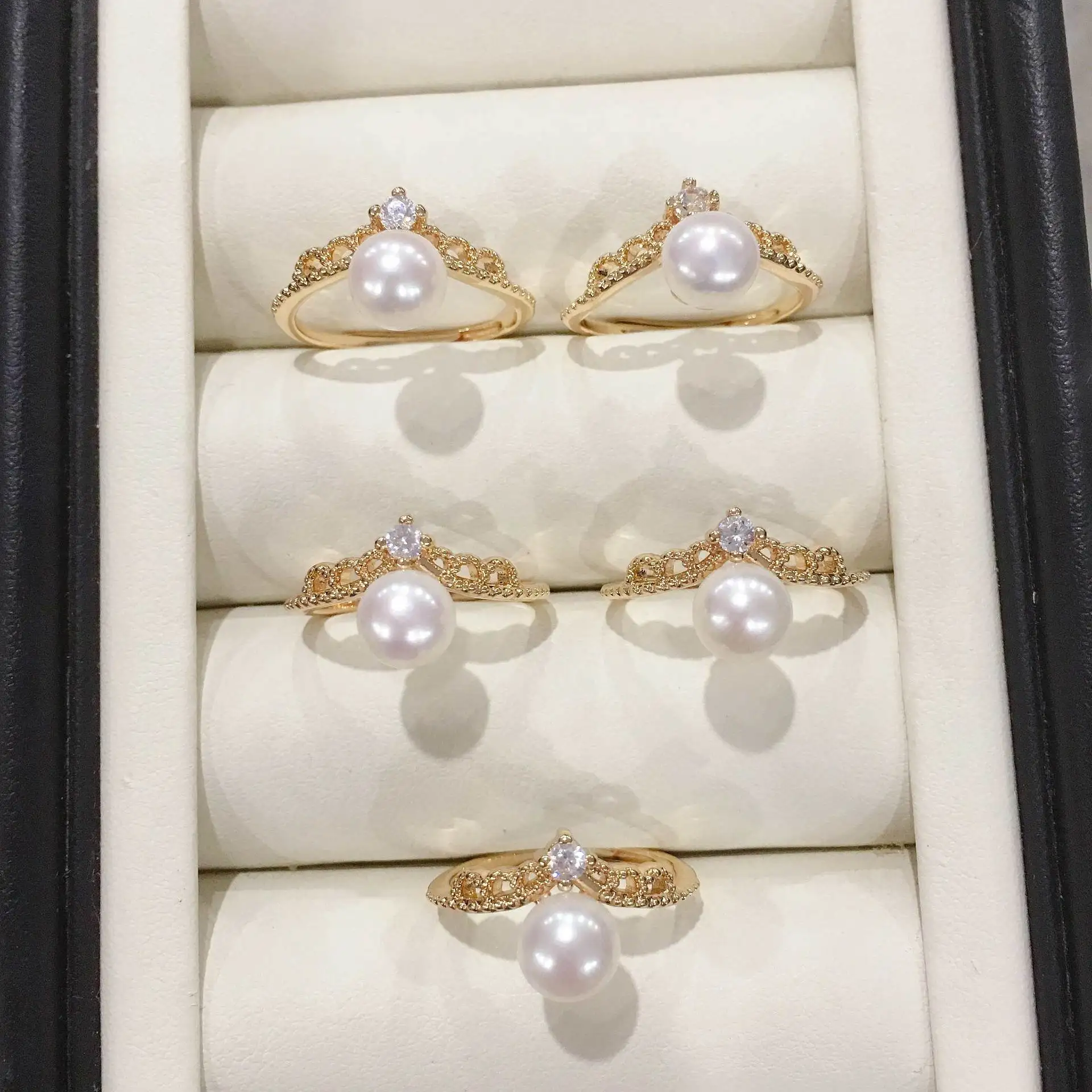 French Court Style Elegant Vintage Gold Plated Lace Hollow Crown Zircon Freshwater Pearl Joint Rings