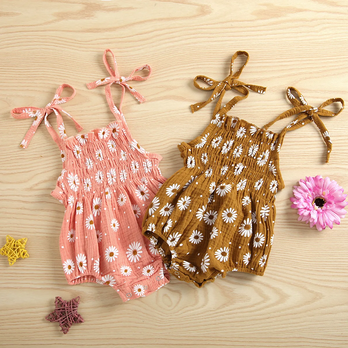 
2021 new summer baby girl clothing daisy print jumpsuit cotton and linen sleeveless baby jumpsuit newborn jumpsuit tights 