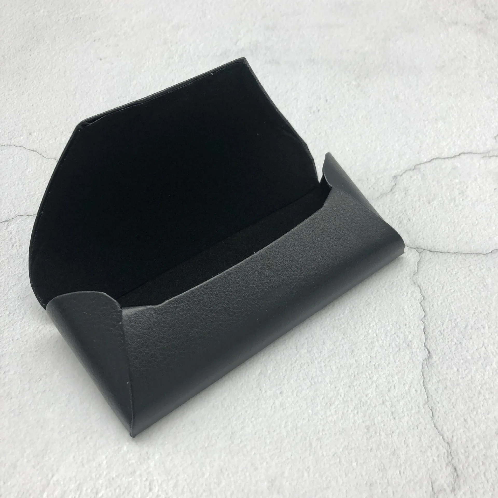 2022 Custom Logo Black Design Eyeglasses Packing Optical Reading Glasses Cases Eyewear Storage PU Leather Suede Sunglasses Case