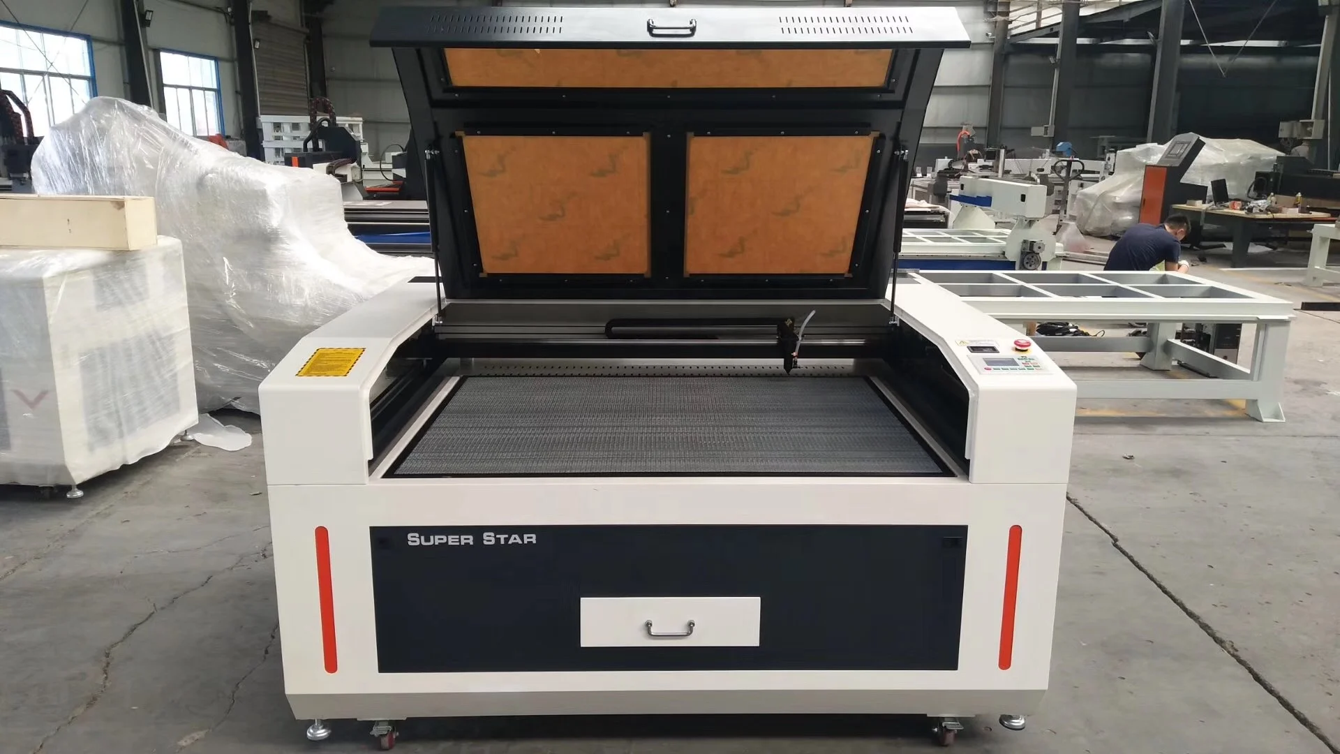 superstar world top 10 co2 1390 EFR tube laser cutting machine for fabric
