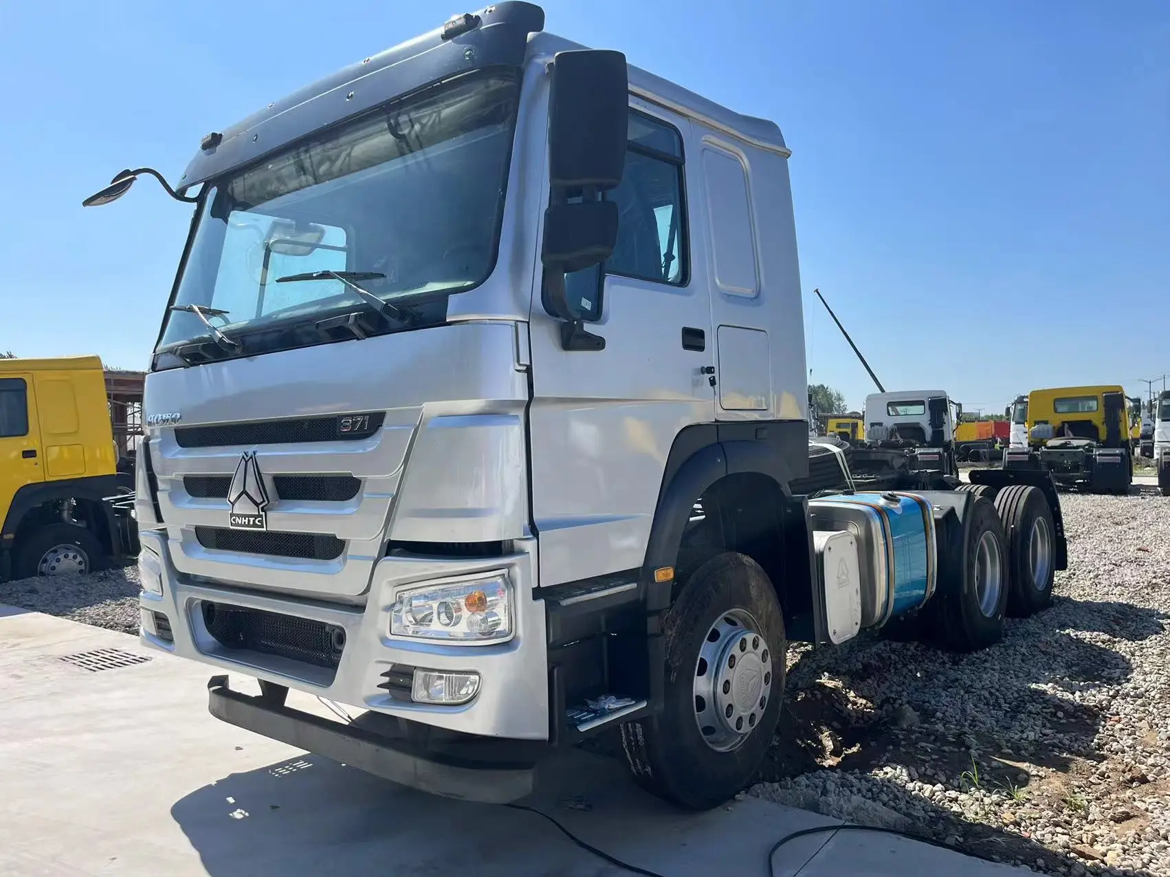 left right hand drive sinotruck howo diesel tractor head truck 6x4 used 371 hp  400hp for sale in kenya