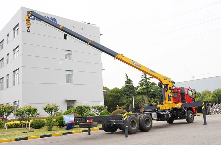 XCMG official manufacturer SQS300 30ton truck mounted crane(more models for sale)