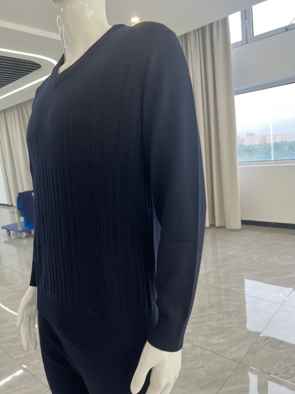 NEW sale woollen sweater suit for Man anti-static  keep warm M02