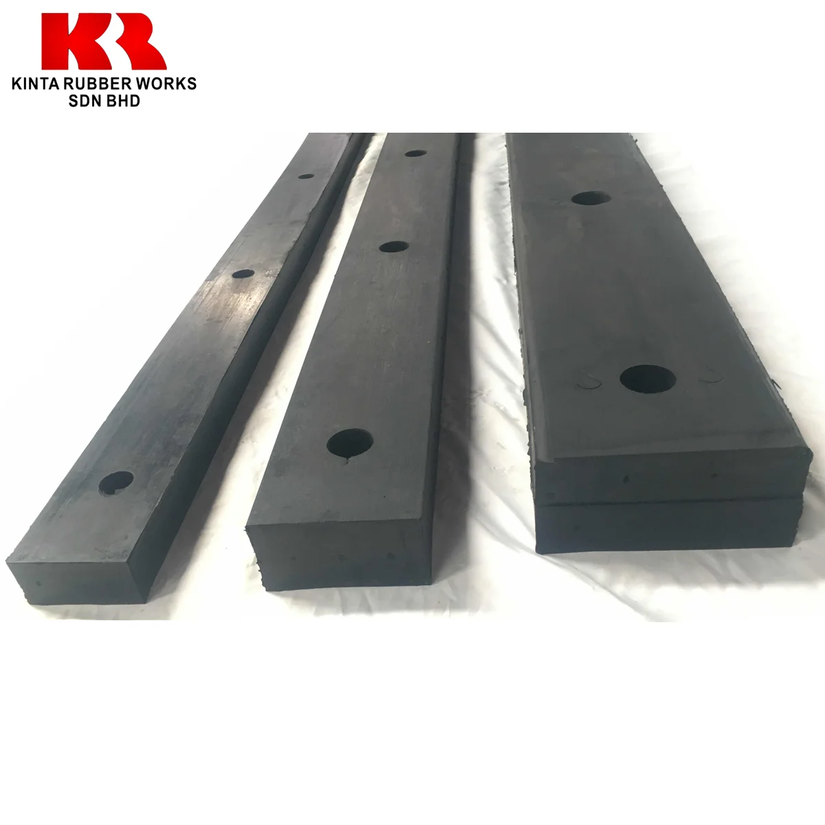 Malaysia High Quality Rubber Manufacturer High Intensity 100x300mm Thick Width Natural Rubber Loading Dock Bumper