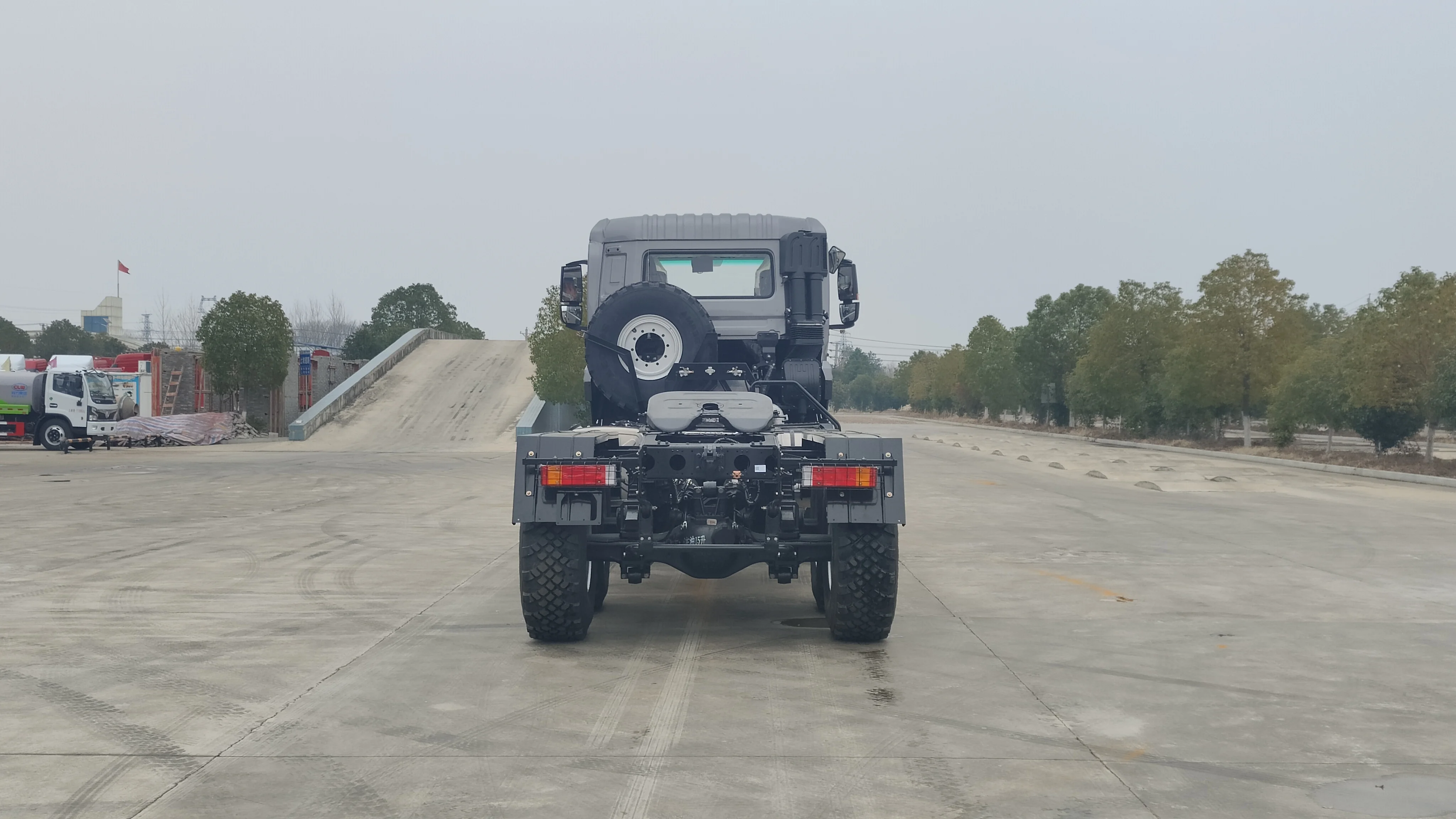 China customized off road vehicle 6x6 truck