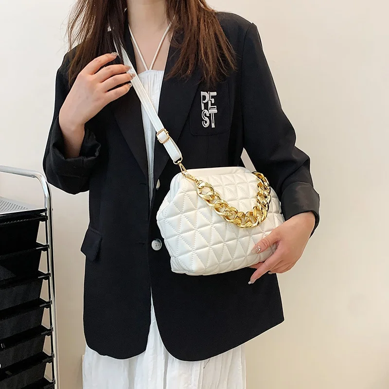 Wholesale 2022 Hot Quilted Ladies Handbag In Customization Logo Drop Shipping New Hand Bags Small Jelly Women Sling Bag Shoulder