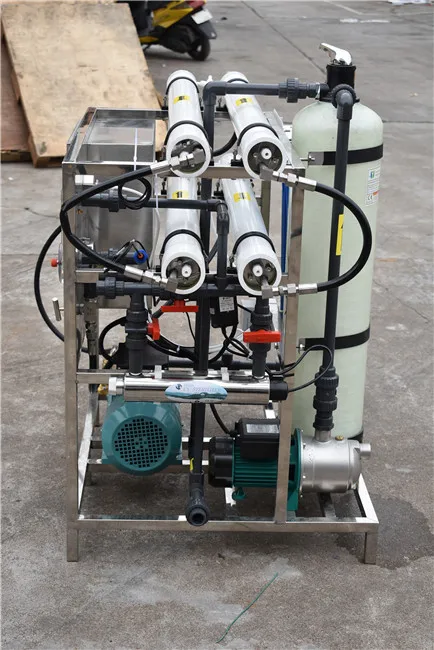 
200 Lph Small Capacity Seawater Desalination Plant Water Treatment Equipment CNP 220v/50hz CE Certificate Optional Brand 32% 98% 