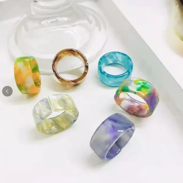 
Barlaycs 2021 New Design Transparent Multi Colors Resin Rings For Women Ins Personalized Fashion Acrylic Finger Ring 