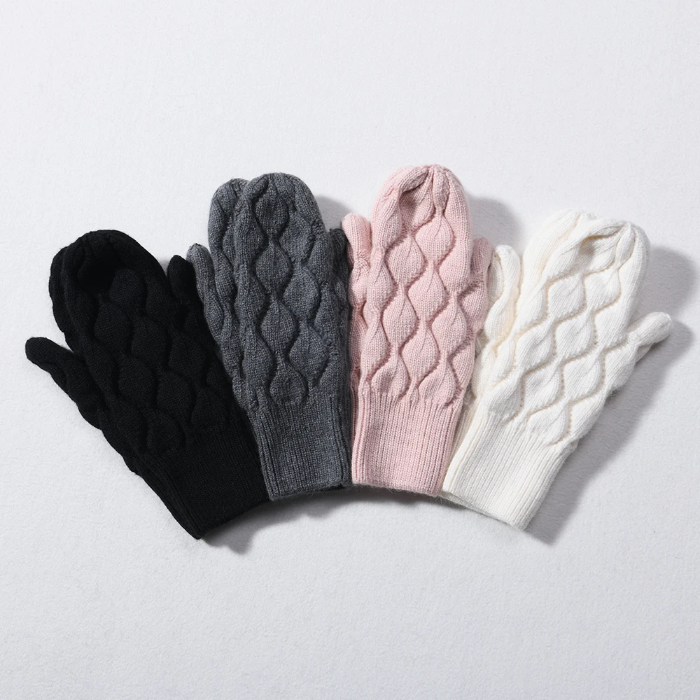 Outdoor Cable Knit Full Finger Mittens Custom Logo Stretchy Soft Thick Keep Warm Women Winter Cashmere Knitted Woolen Gloves