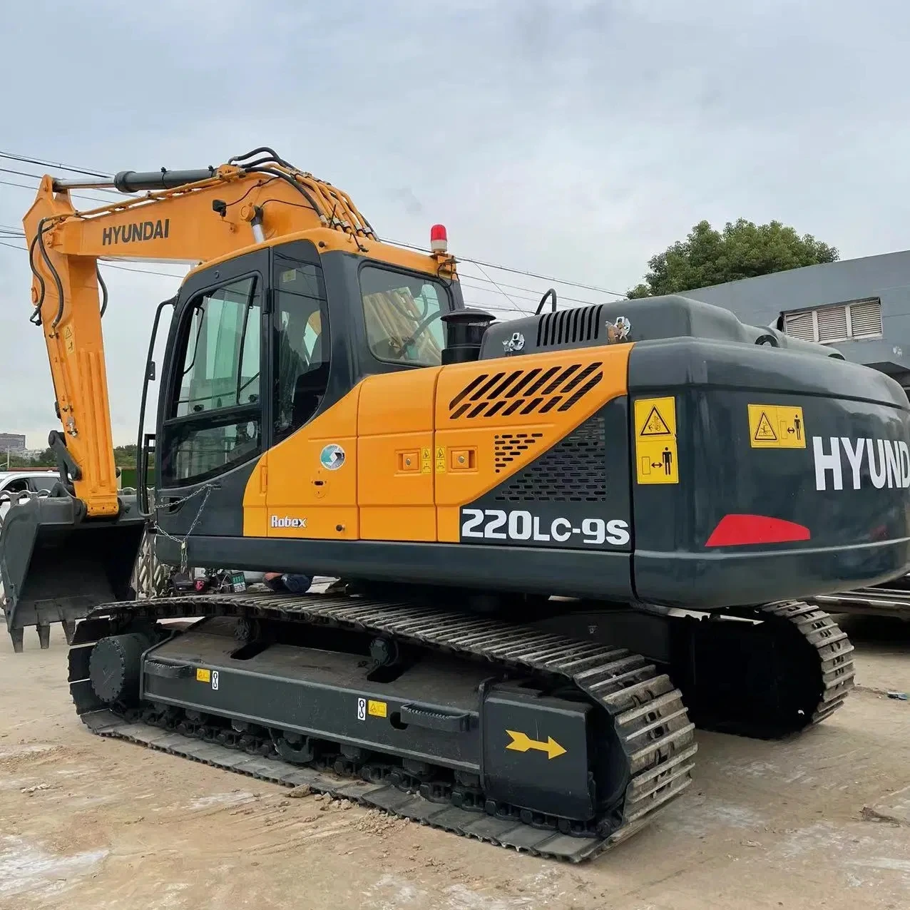 used hyundai excavator used hyundai robex 220 crawler excavator for sale