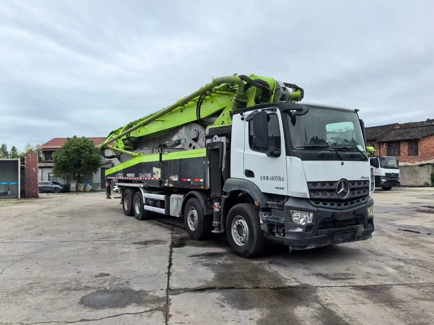 Many hot sale 20 years Zoomlion Mercedes Benz 56 meters used ZLJ5441THBBE concrete pump trucks