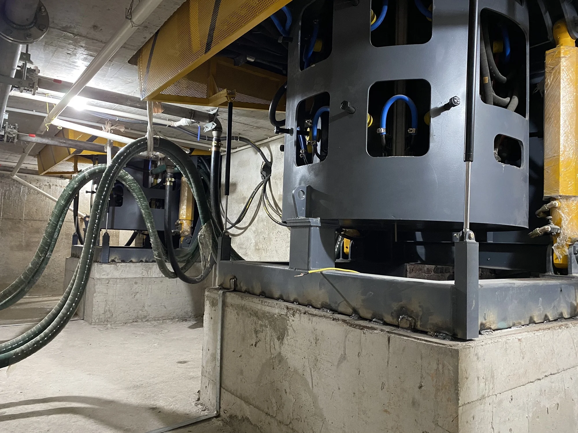 1500 degrees 1000kg cast iron melting induction furnace with crucible mold