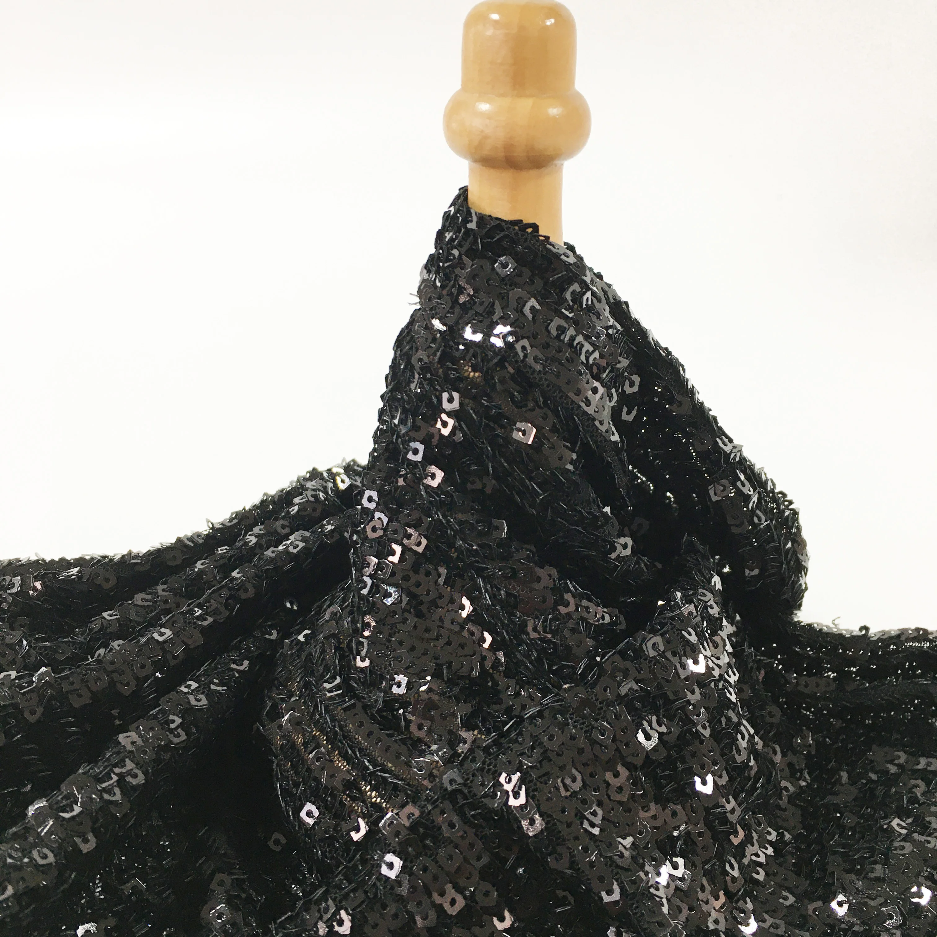 
2021 New Arrival 5Yds Reversible Spangle Sequence Embellishment Stretch Black Tulle Square Sequin Fabric 