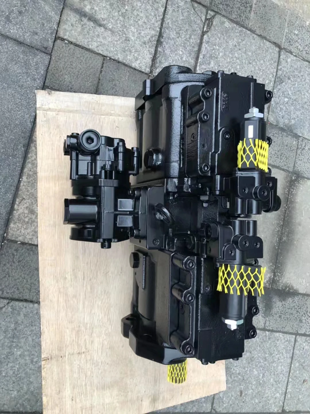 SK120 K3V63DT plunger pump Hydraulic Piston Excavator Hydraulic plunger pump