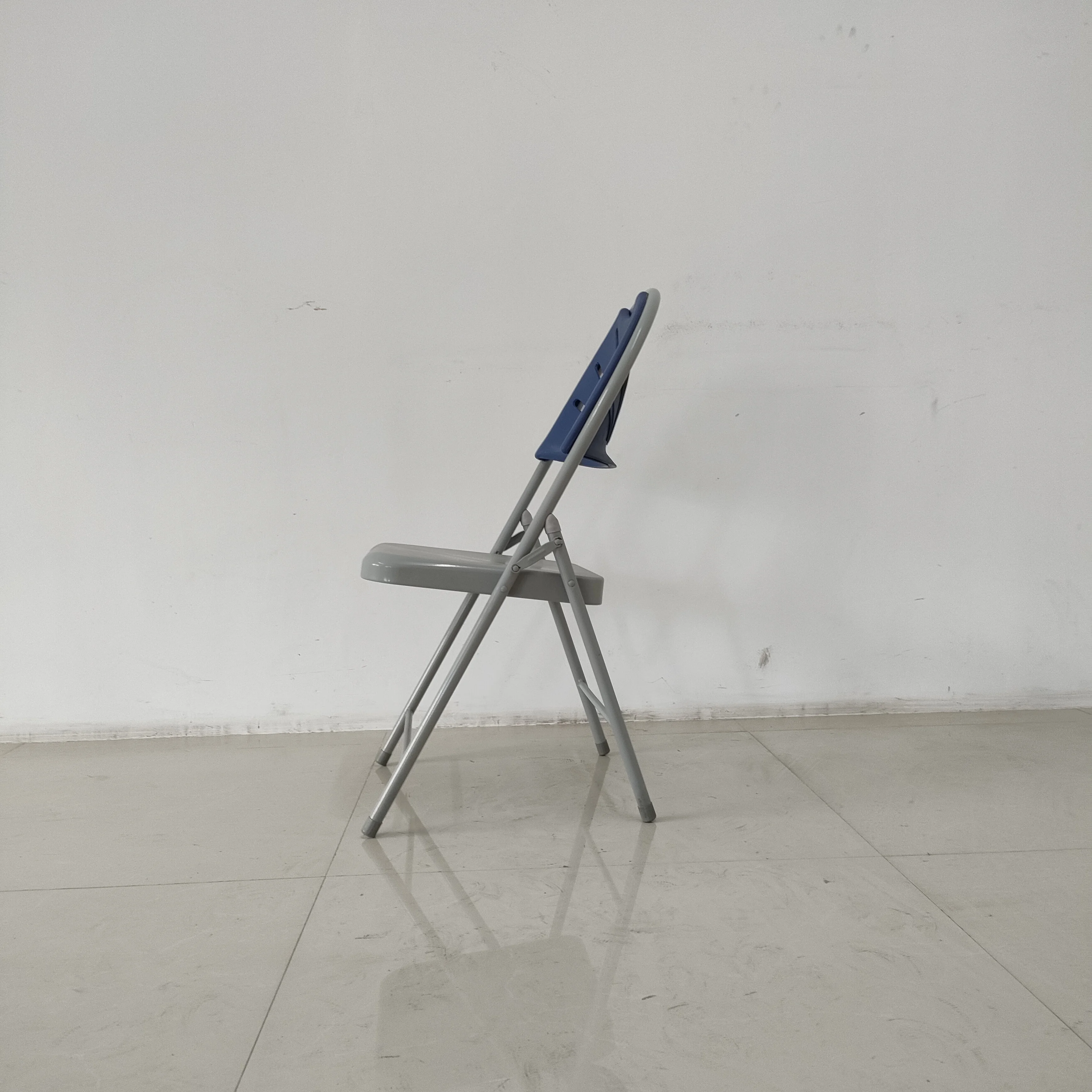 China manufacturer cheap furniture backrest metal padded folding dining chairs indoor chair