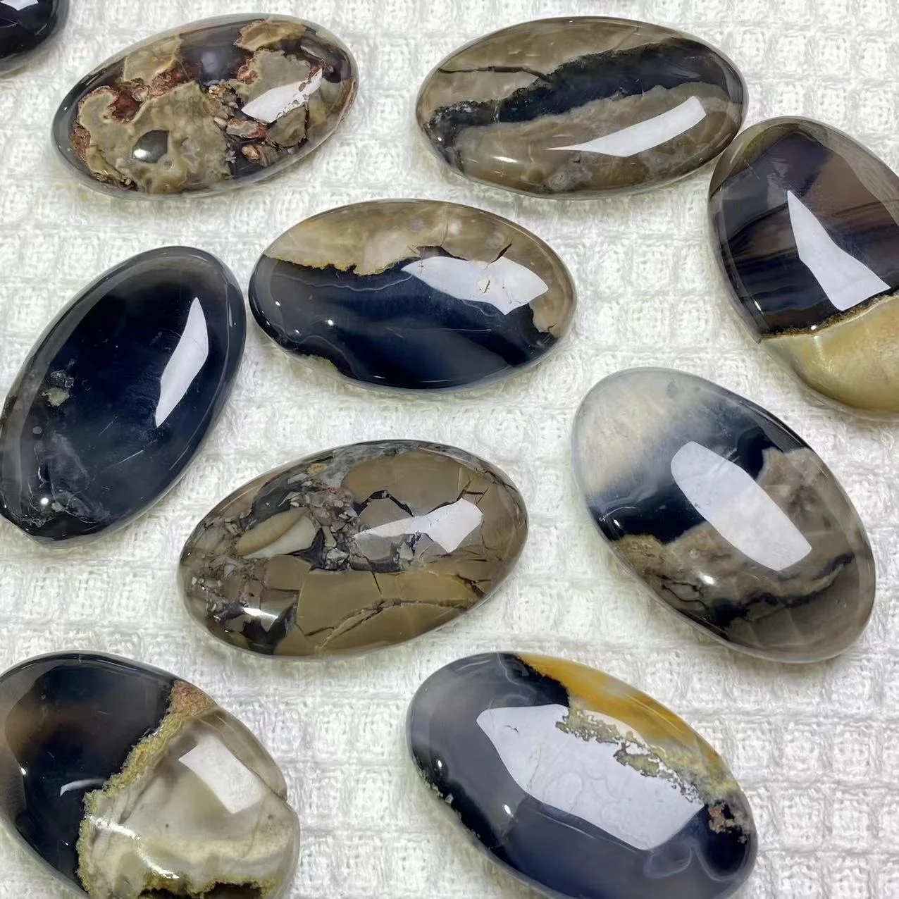 High Quality Polished Natural Volcanos Agate UV Fluorescent Crystal Palm Stone Gem Reiki Healing Feng Shui Home Decor