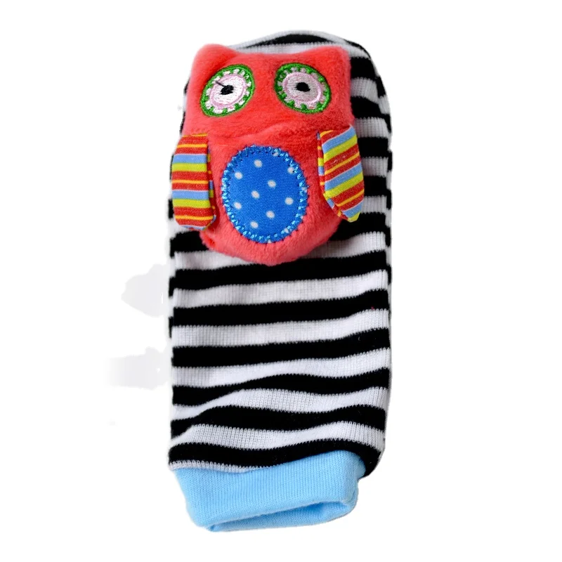 Wholesale 2022  hot new OEM baby comfort non slip plush rattle soft socks
