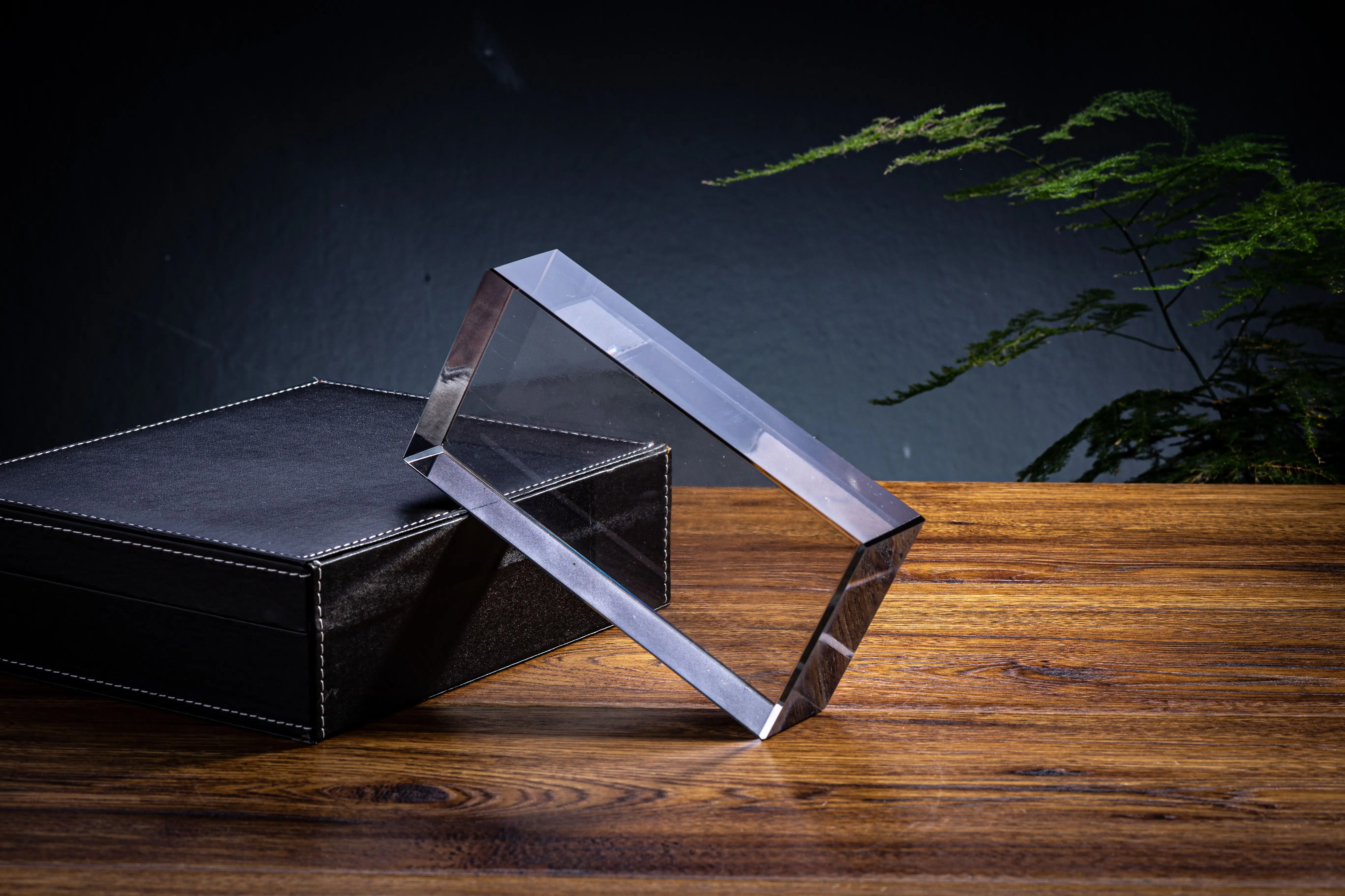 China Factory Supply 200x100x50mm K9 Perforated Brick Solid Hot-Melt Glass Brick