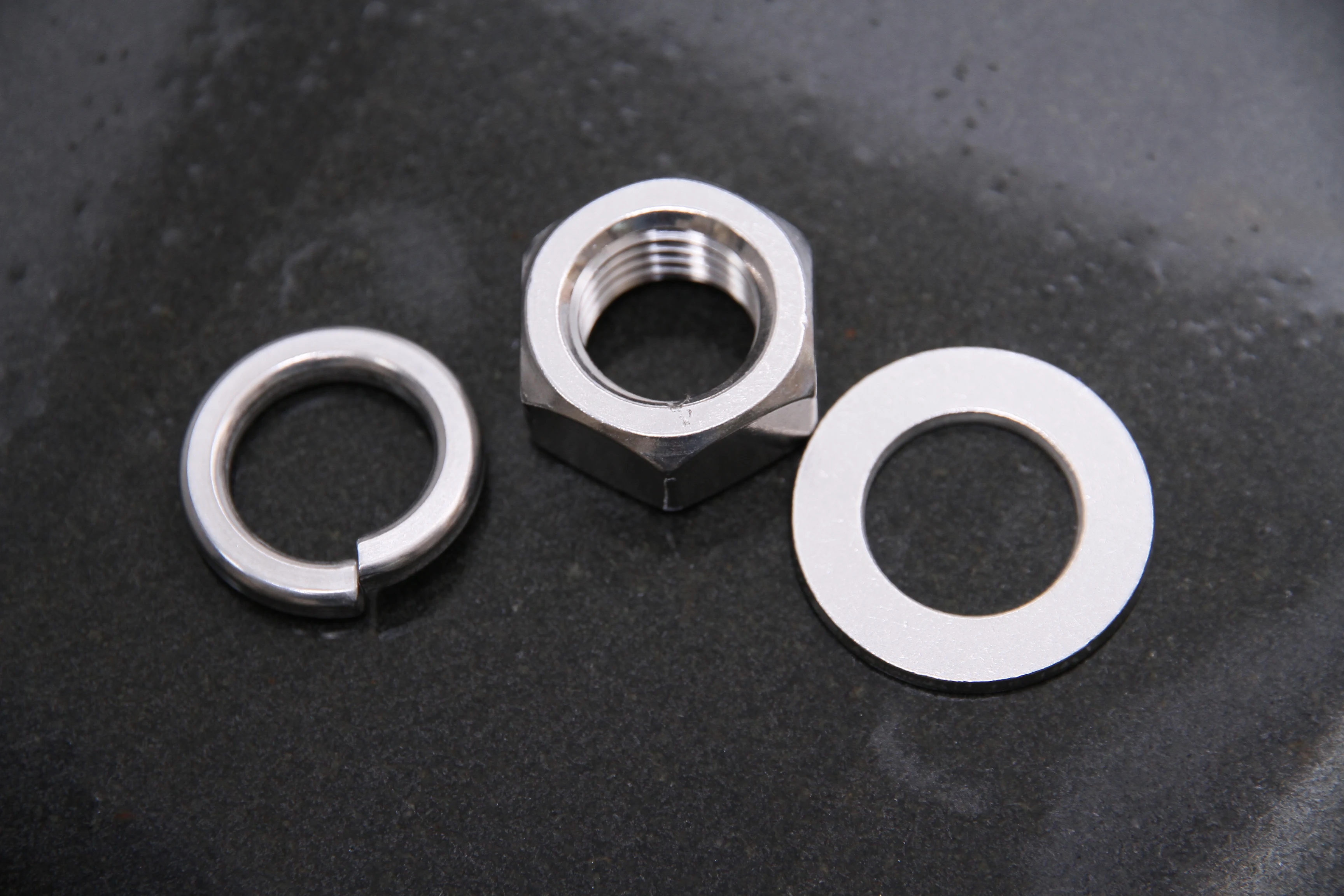 Factory Direct Zinc Plated Self Finish Hex Lock Nut Bolt and Nut Head High Quality Hex Bolts and Nuts