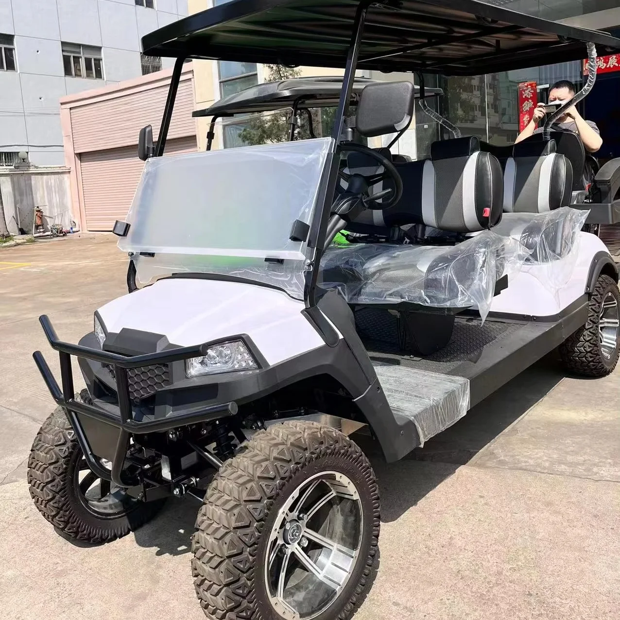 Hot Sale Price 4 Seaters Electric Golf Cart Street Legal Golf Cart Electric Lifted Buggy Hunting Cart Club Car