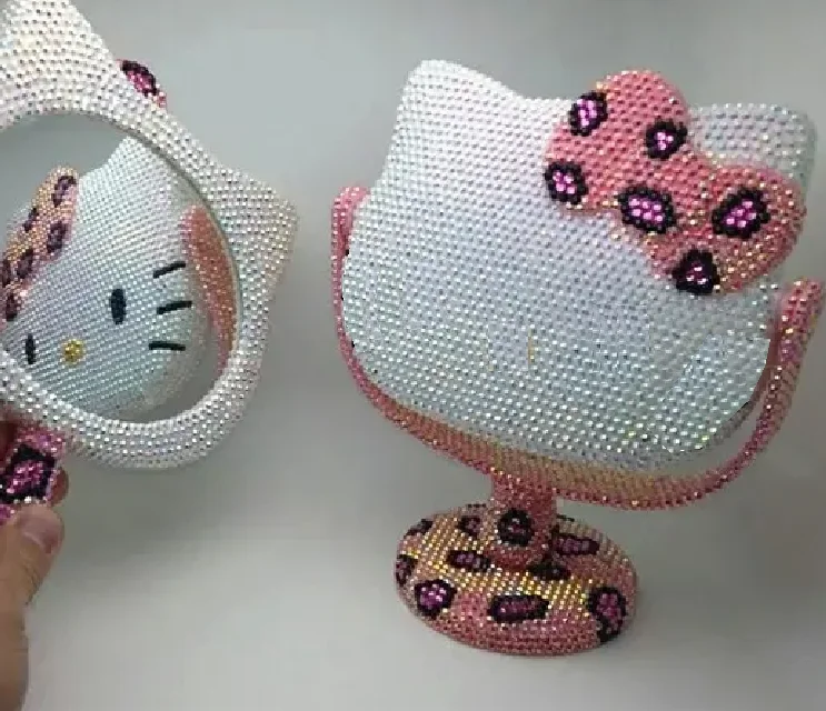 Картонное красивое зеркало KT Kitty одностороннее для макияжа с пластиковой ручкой