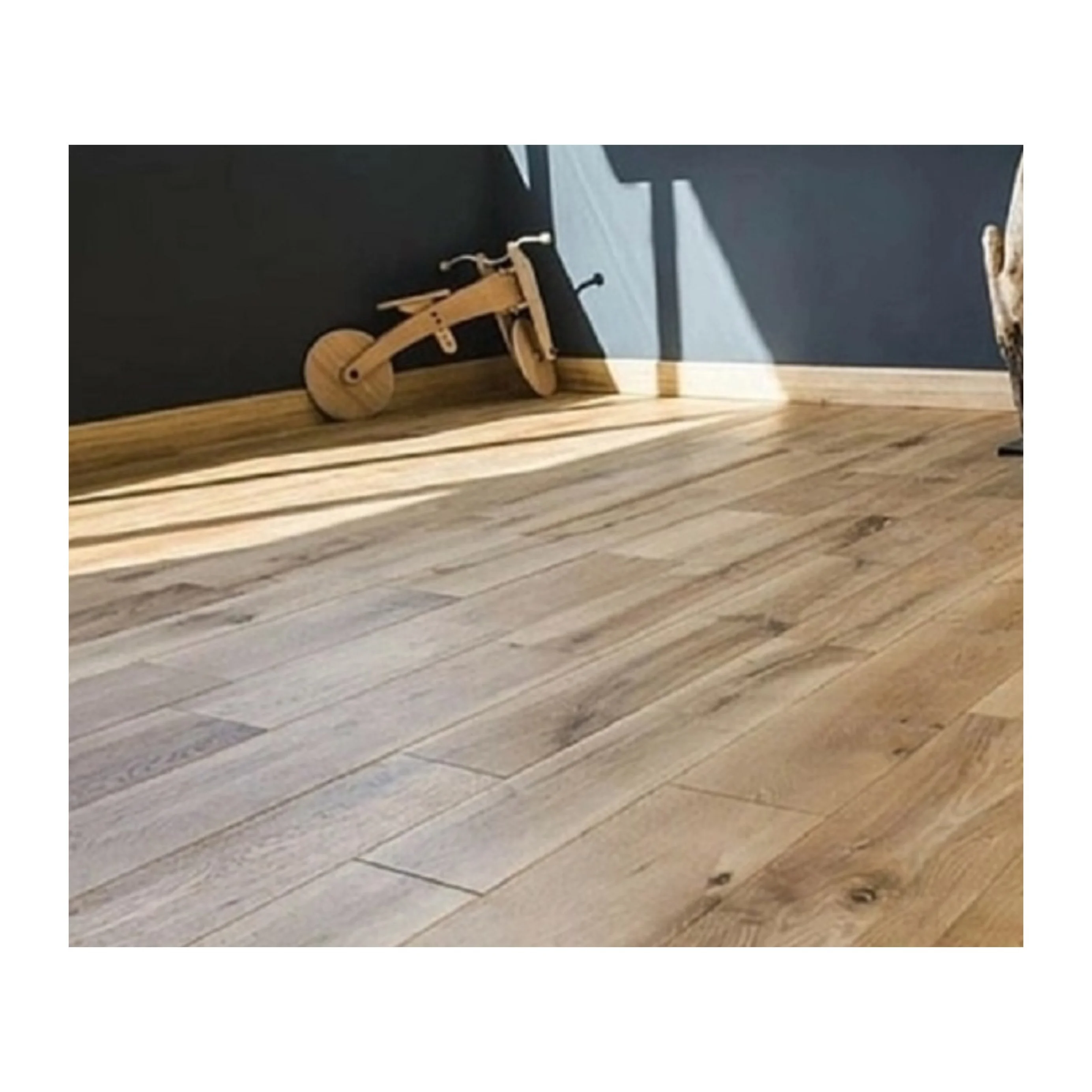 Professional Manufacturer Eco Friendly Natural Oak Solid Wood Flooring