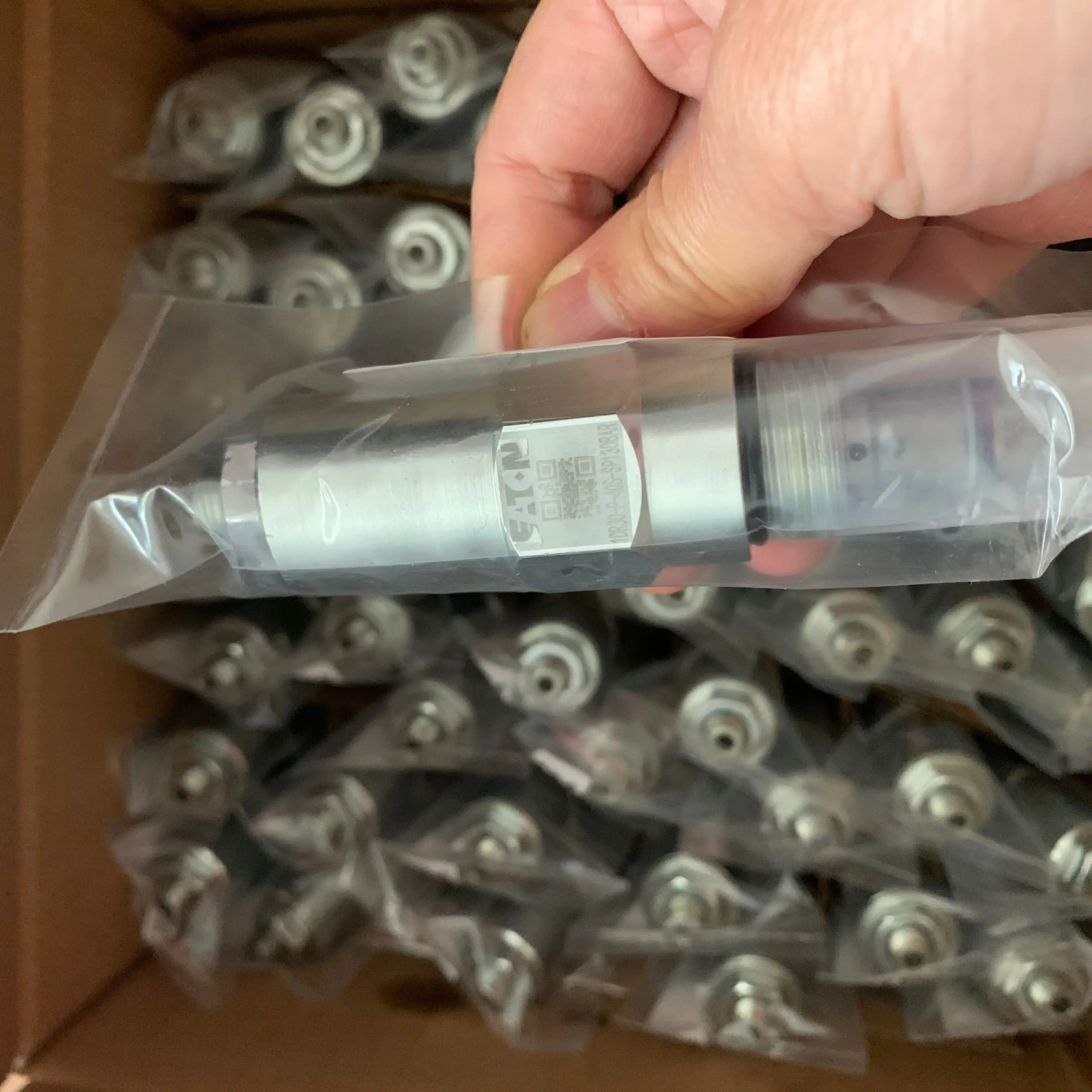 1DR30-P-40S-SP130BAR 407AA00950A EATON VICKERS origin 1DR30P40S-130BAR 1DR30P40S 1DR30-P-40S-130BAR 1DR30P20S 407AA00188A 1DR30P