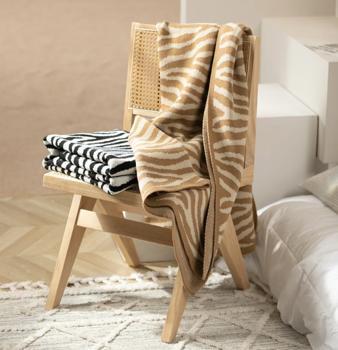 New Design Woven Organic Cotton Sofa Chunky Hot Sale Soft Touch Cable Throw Knitted Blanket For Home