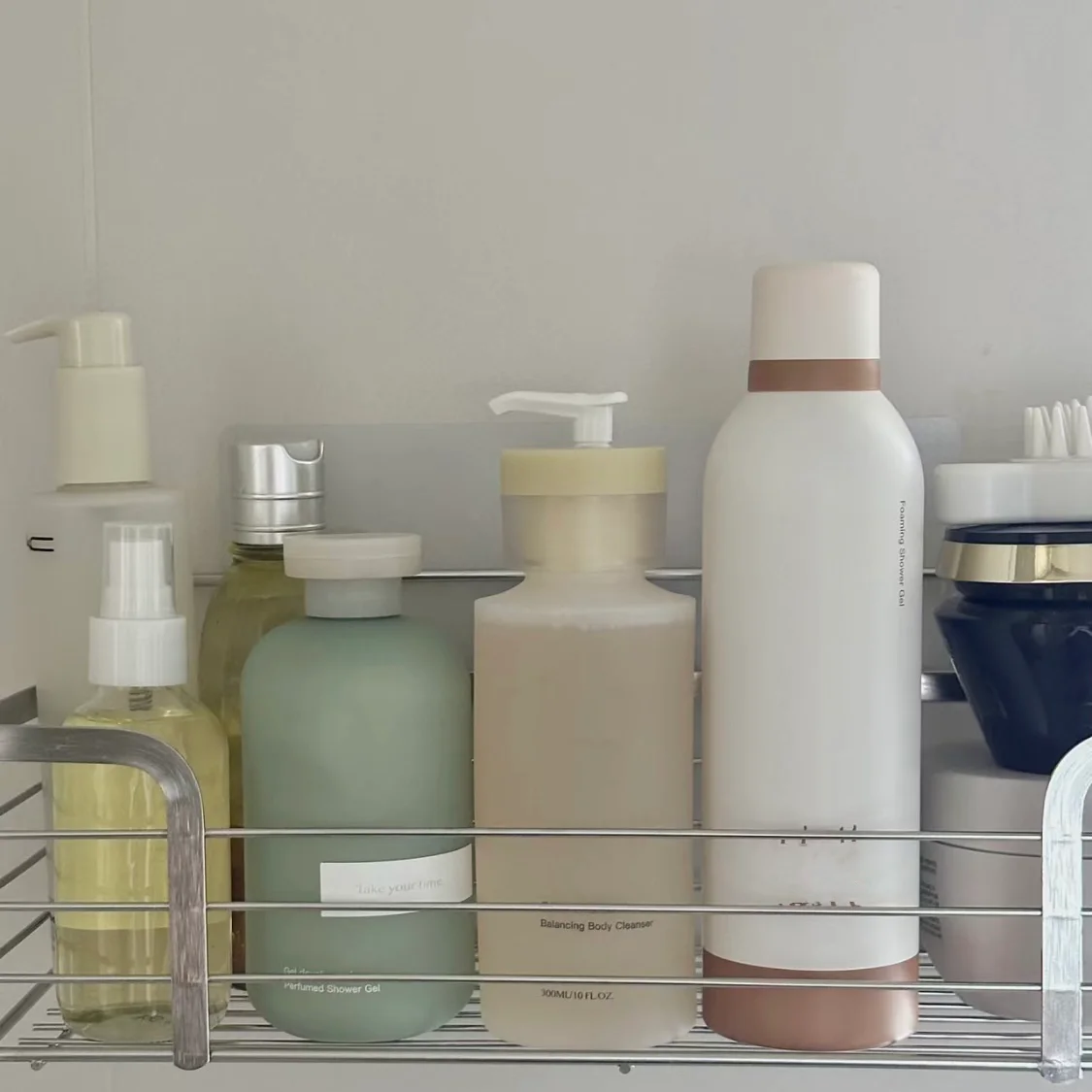 Eco-friendly Green Pink Hdpe 200ml 260ml Soft Cosmetic Packaging Body Lotion Plastic Shampoo Bottle