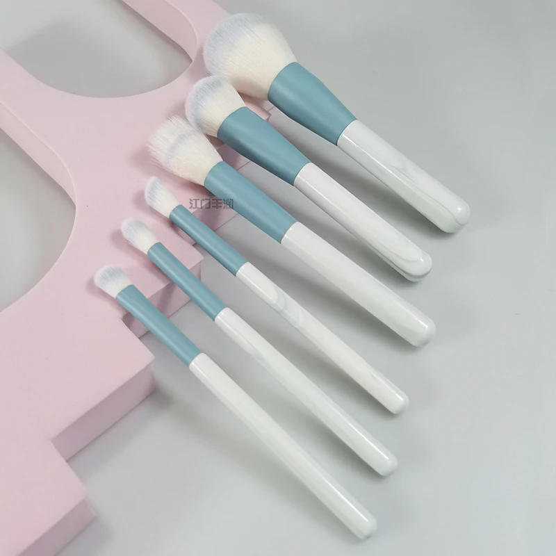 New Arrival 12 makeup brushes with ultra soft nylon bristles, complete set of beauty tools