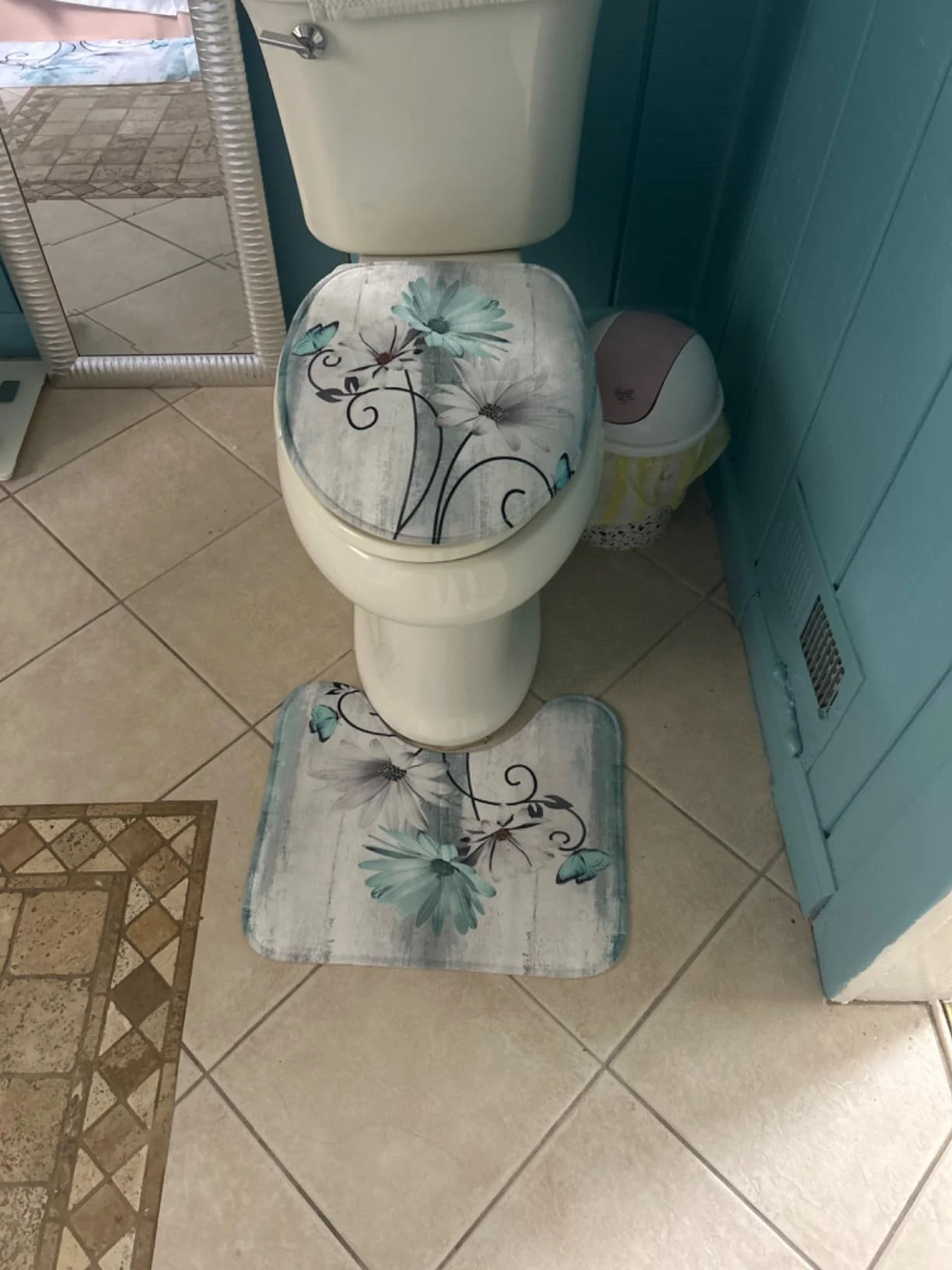 Custom Tulip Flower Printed Bathroom Curtain Set,Floral Customised Design Bathroom Sets With Shower Curtain