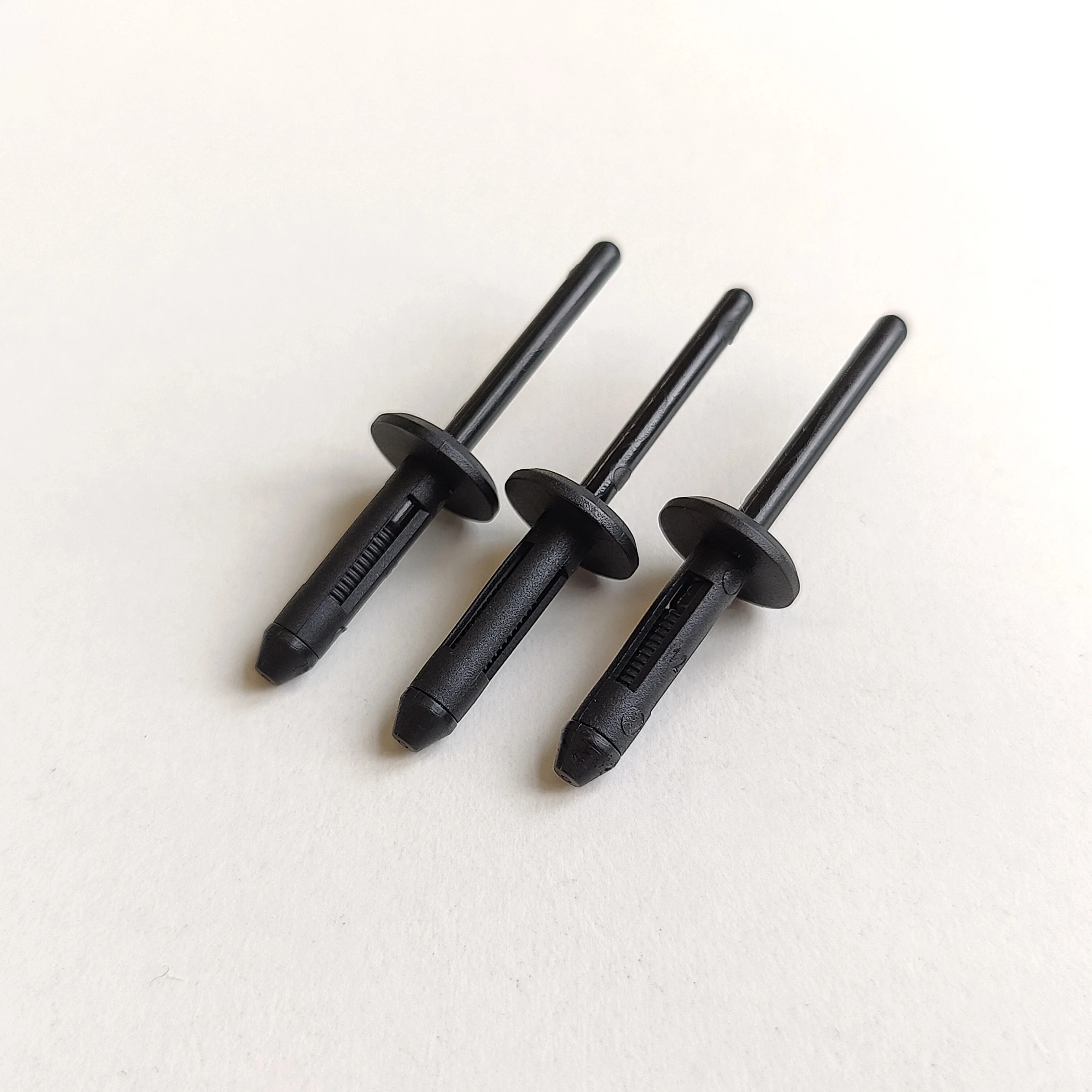 GZ-200 Лучшая цена 4,8 мм пластиковые открытые заклепки с круглой головкой для крепления мебельных аксессуаров для автомобилей