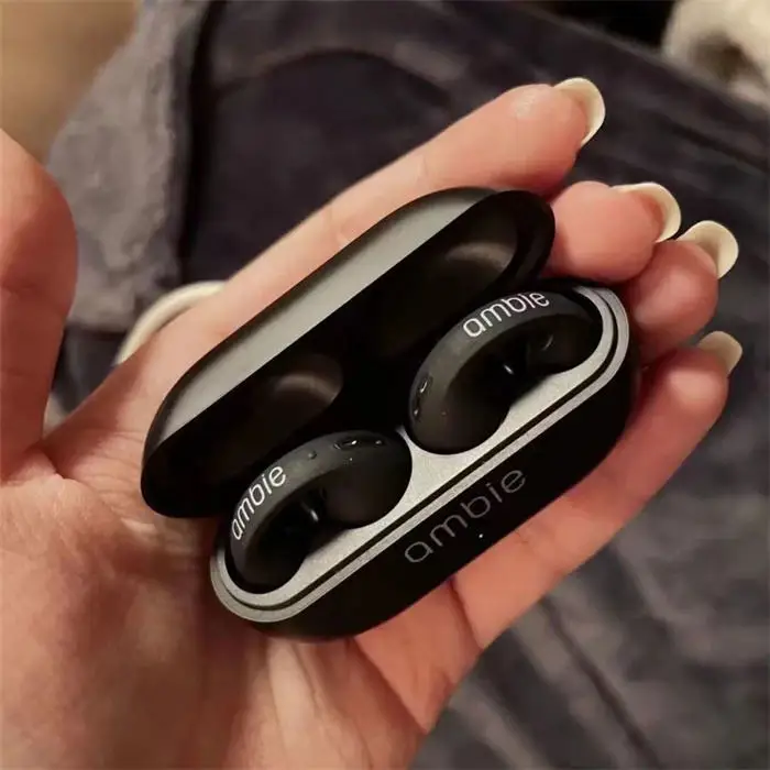 Bone conduction wireless earphones are painless and do not enter the ear, with an ultra long endurance earclip earphone
