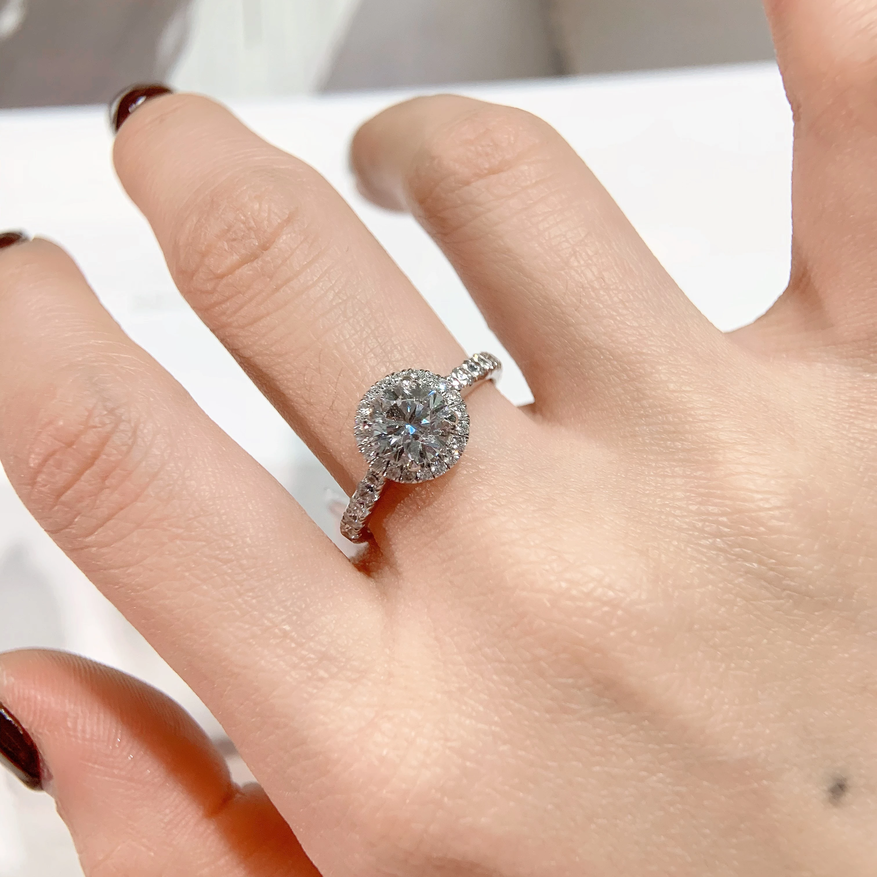 One Carat D Color Natural Diamond Ring High Mount Female Proposal Ring Luxury Style Natural Diamond Jewelry