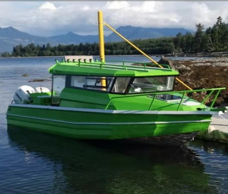 28ft Luxury Aluminum Offshore Rowing Boat 8.5m Speed Fishing Yacht with Ballast Tanks Outboard Engine EVA Hull Material Sports