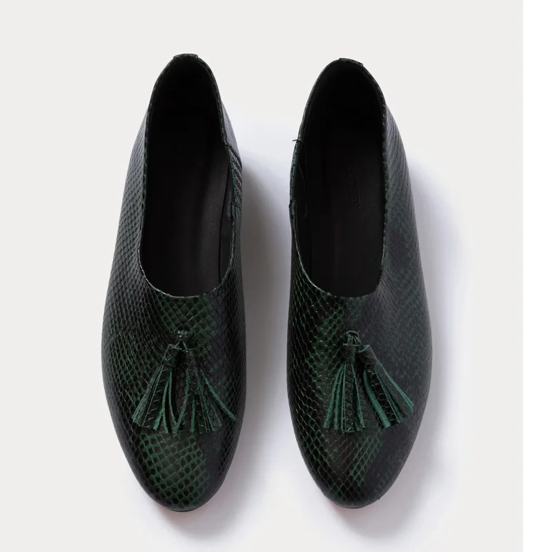 2024 Custom Genuine Leather Ladies Loafer Shoes Light Weight Hard-Wearing Snake Pattern Flat Heel Loafers for Autumn Season