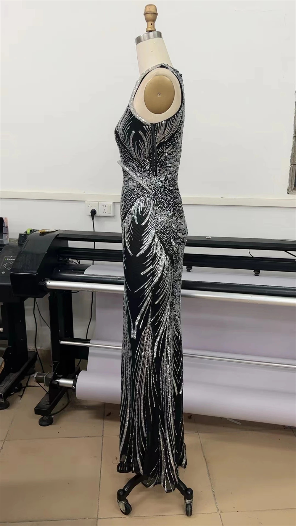 Women Luxury Sexy V Neck Mesh Sequins Celebrity Long Mermaid Gowns Celebrity Evening Dress