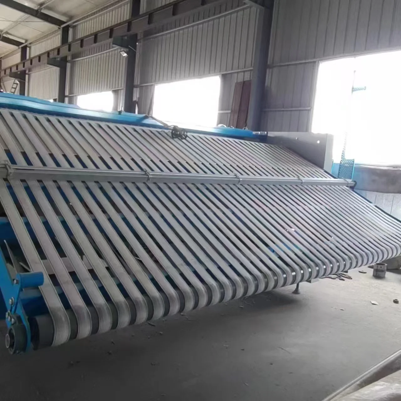 Automatic non-woven fabric folding machine, multi-function mechanical equipment, bed sheet folding machine