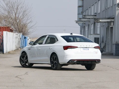 2024 Skoda Octavia PRO VIP Premium Edition дешевая оптовая продажа 5-местная 360 камера с Люком на крыше бензиновый автомобиль для продажи