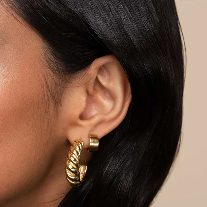 
No Fade Jewelry Twist Rope Hoops Ladies Stainless Steel Textured Twist Hoops Earring 18K Gold Plated Croissant Hoop Earring 