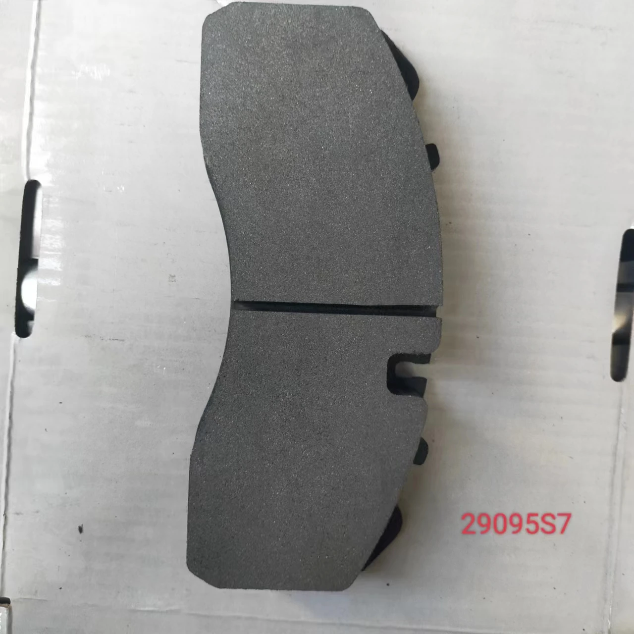 Promotion on Excellent Heat Dissipation Fast Response Non-Asbestos Disc Brake Pads 29095 DAF for Mercedes Benz Truck