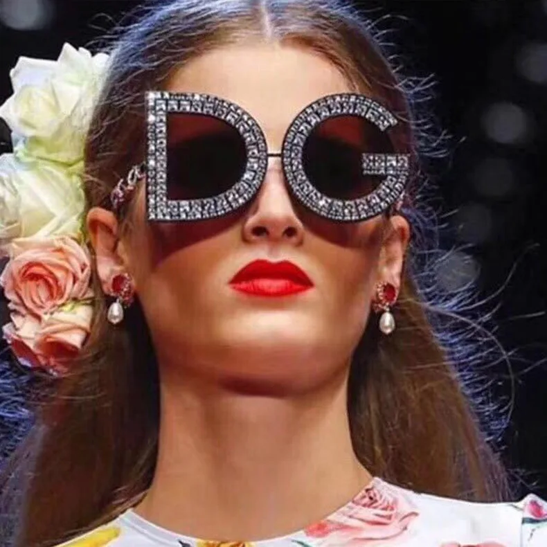 New trendy diamond frame, European and American personalized letter sunglasses, cross-border sunglasses