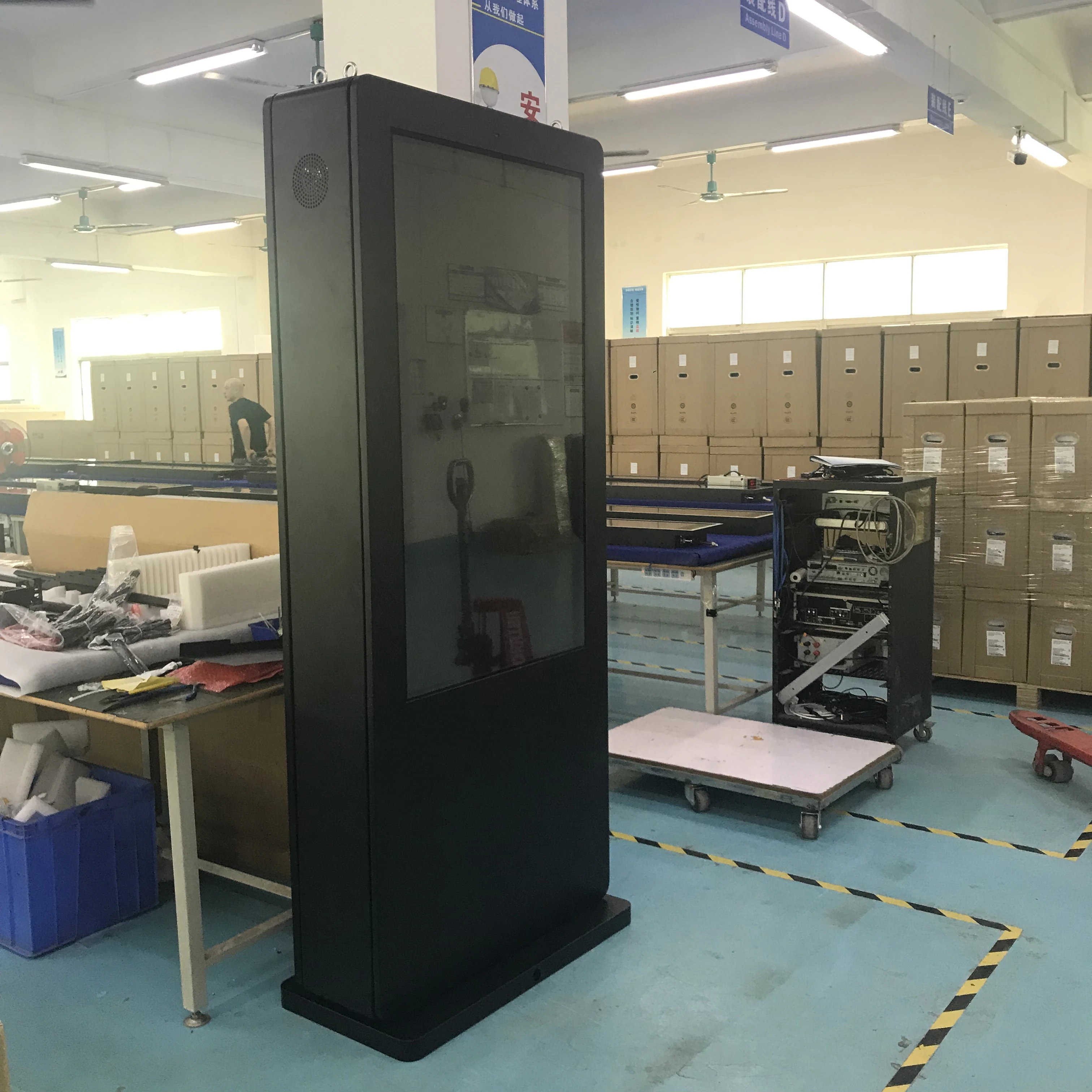 Цифровой киоск ЖК-монитор высокой яркости водонепроницаемый уличный рекламный плеер экран Наружные цифровые вывески и дисплеи